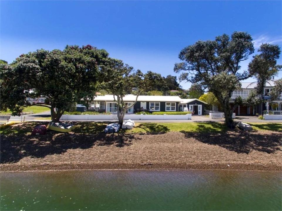 Last On The Strand, Russell - The Boathouse Экстерьер фото