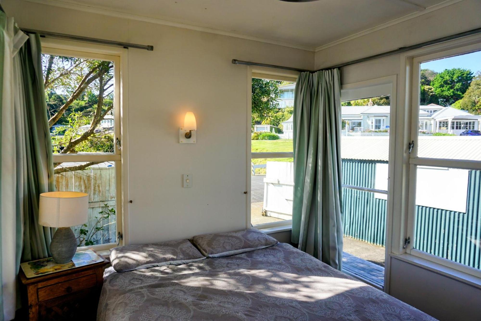 Last On The Strand, Russell - The Boathouse Экстерьер фото