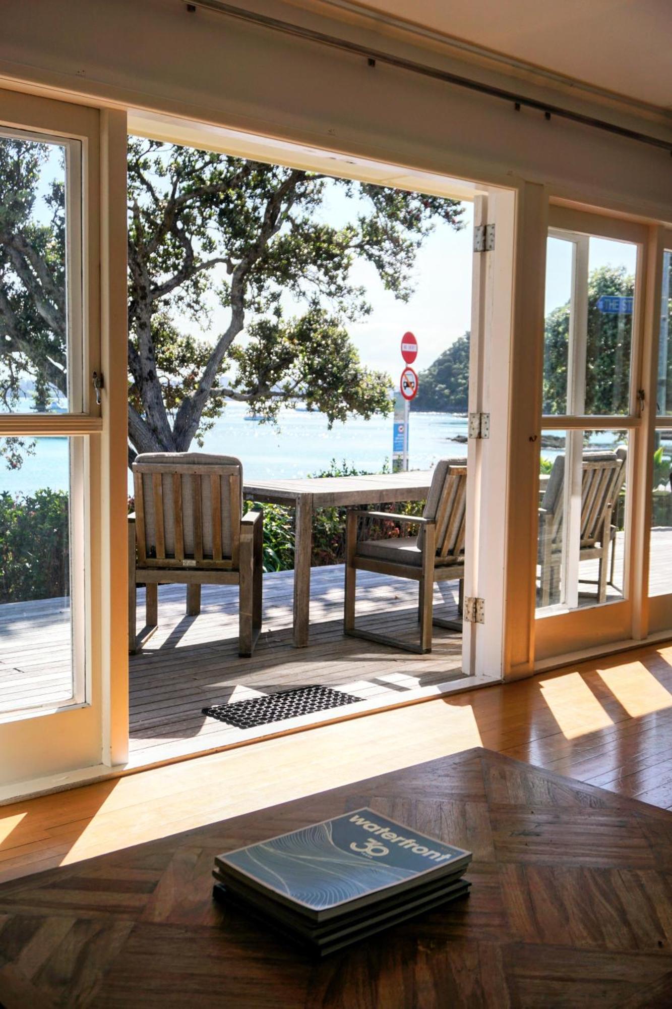 Last On The Strand, Russell - The Boathouse Экстерьер фото