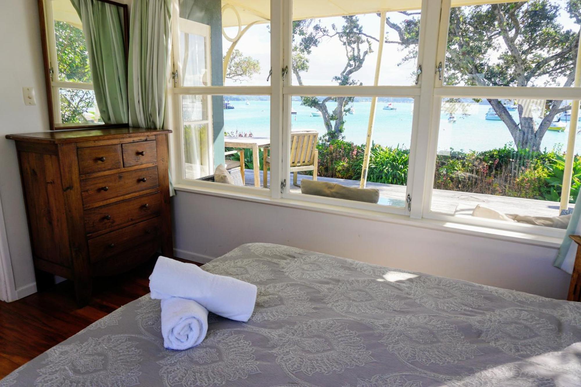 Last On The Strand, Russell - The Boathouse Экстерьер фото