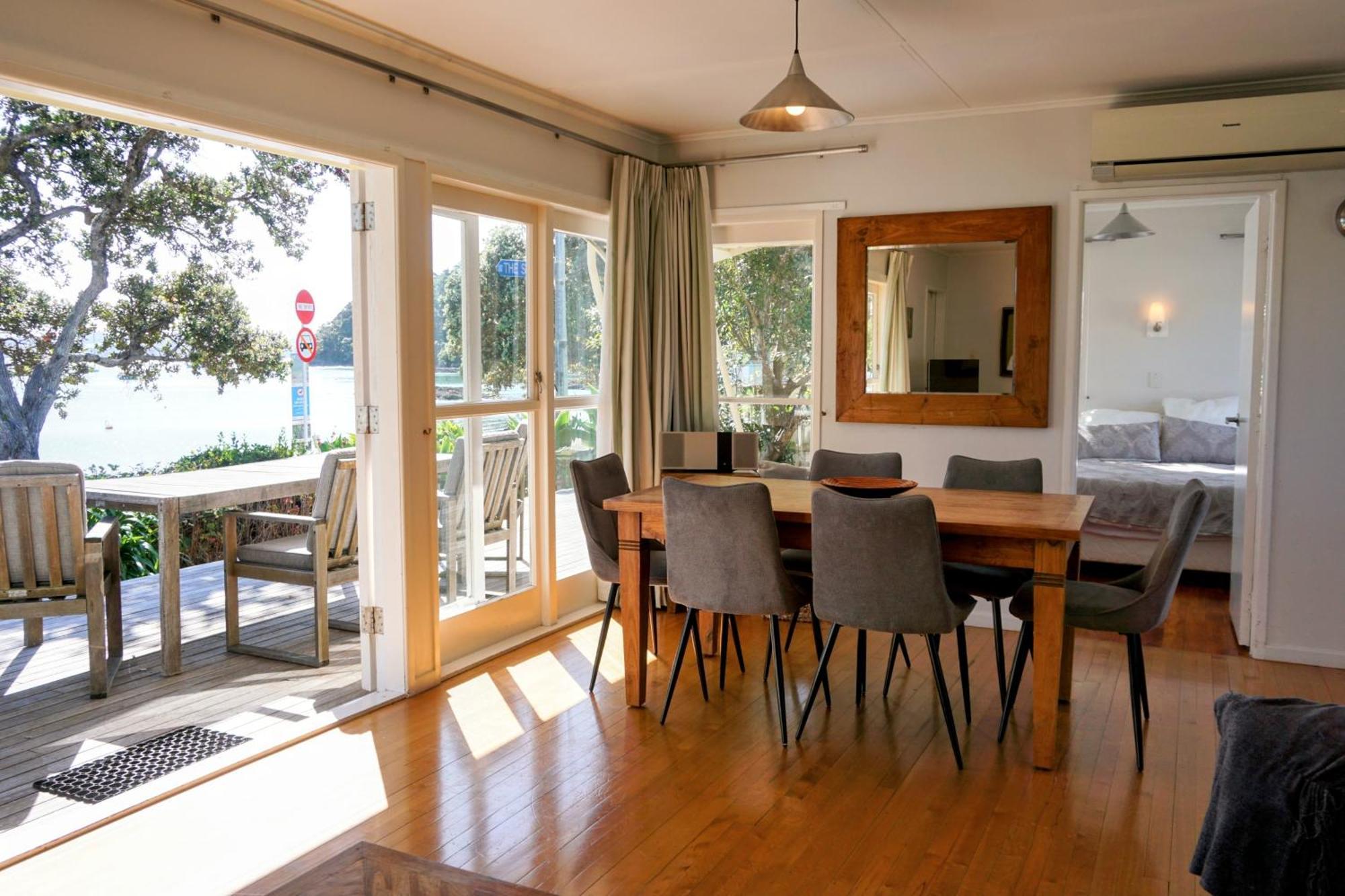 Last On The Strand, Russell - The Boathouse Экстерьер фото