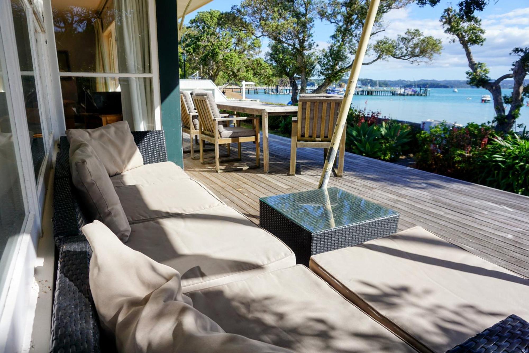 Last On The Strand, Russell - The Boathouse Экстерьер фото