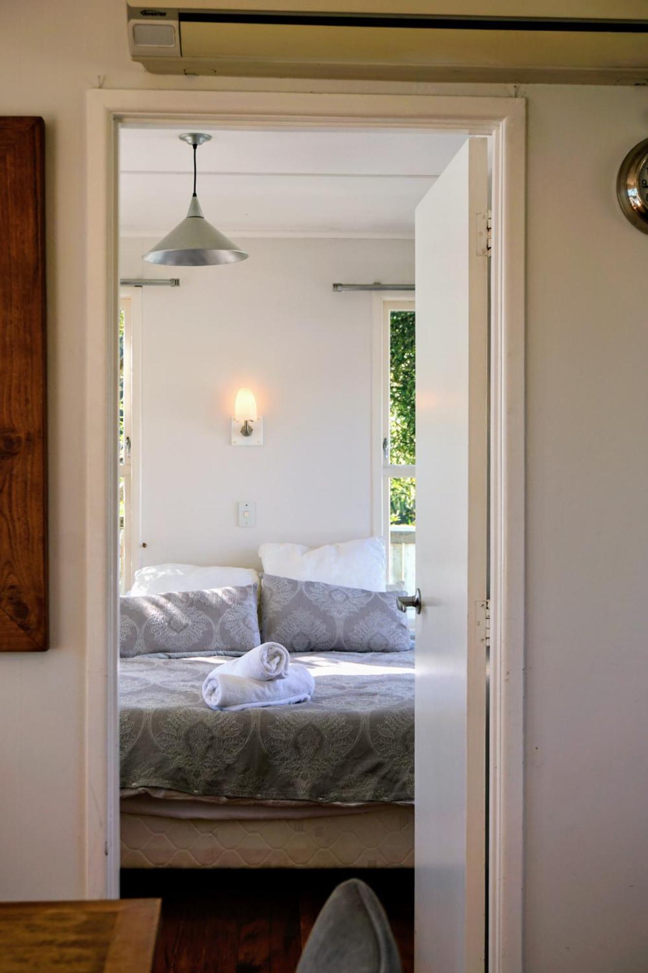 Last On The Strand, Russell - The Boathouse Экстерьер фото
