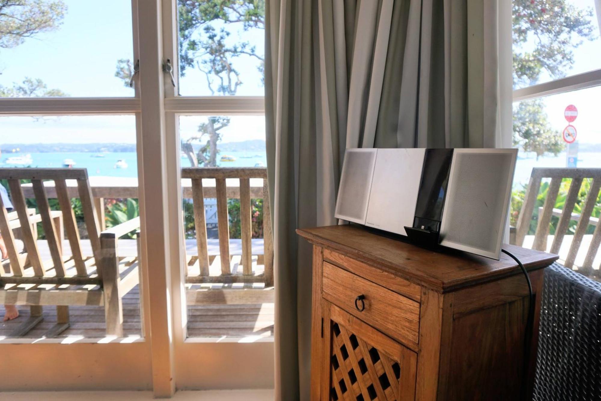 Last On The Strand, Russell - The Boathouse Экстерьер фото