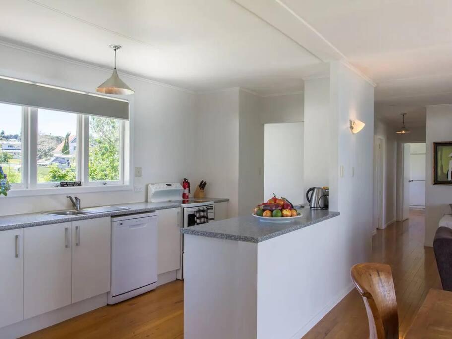 Last On The Strand, Russell - The Boathouse Экстерьер фото
