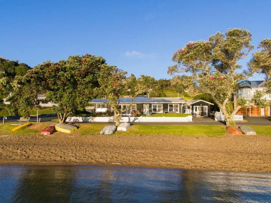 Last On The Strand, Russell - The Boathouse Экстерьер фото